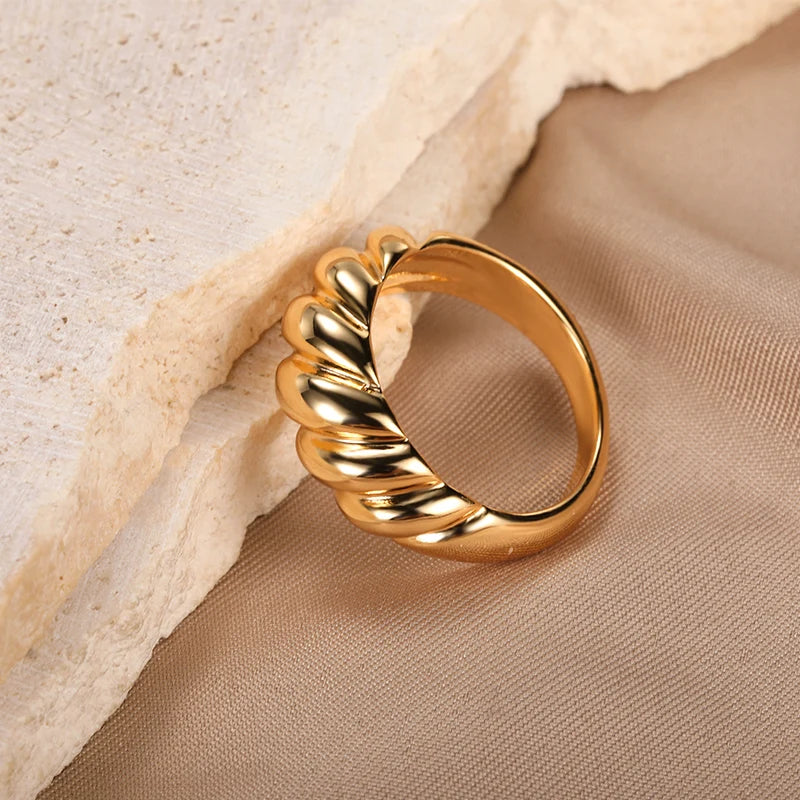 Sample Horn Ring Tarnish Croissant Chunky Rings for Women Ladies Vintage Ring Bff Gift of March 8 Wholesalers